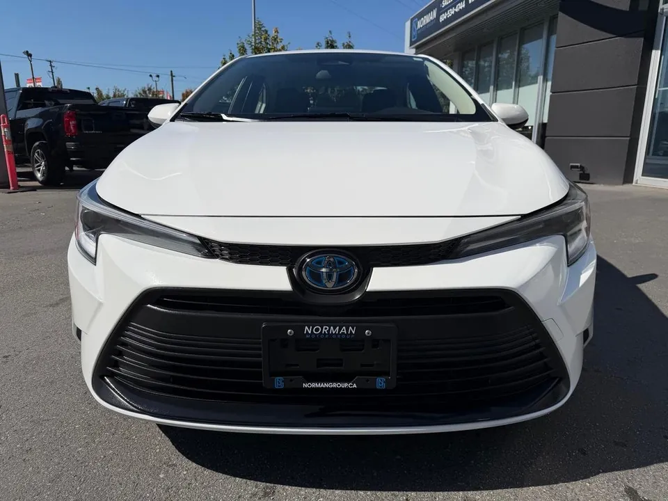 Toyota Corolla 2023 photo 2