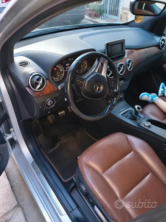 Mercedes-Benz B-Class 2012 photo 4