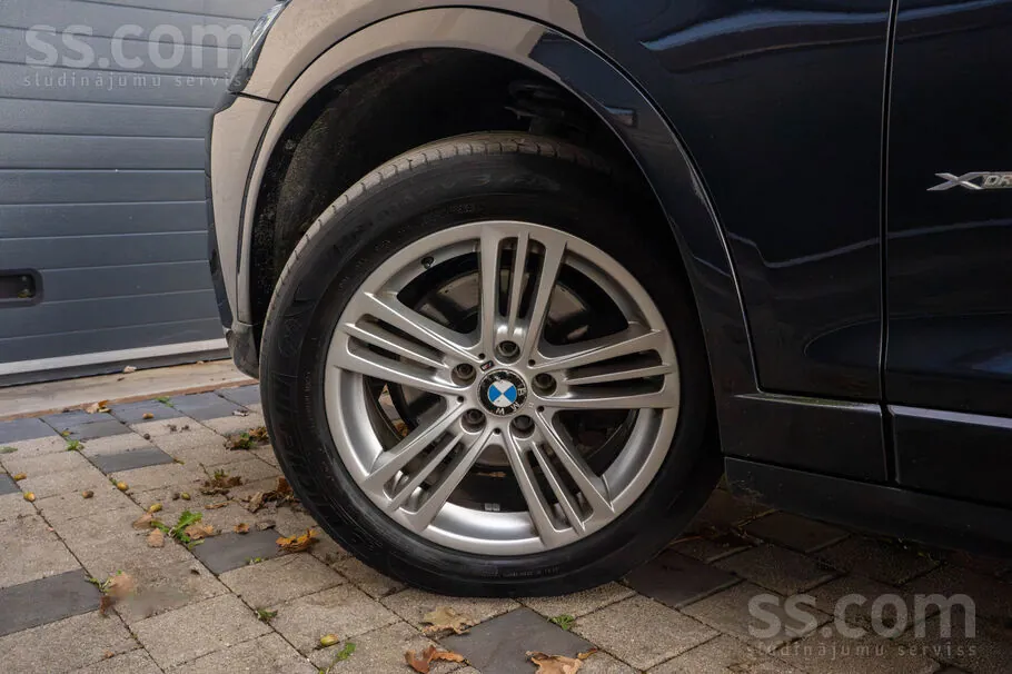 BMW X3 2012 photo 2