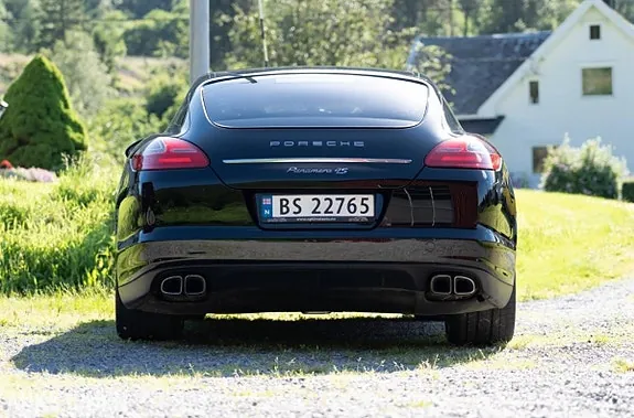 Porsche Panamera 2010 photo 4