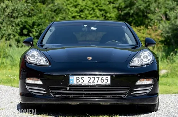 Porsche Panamera 2010 photo 2