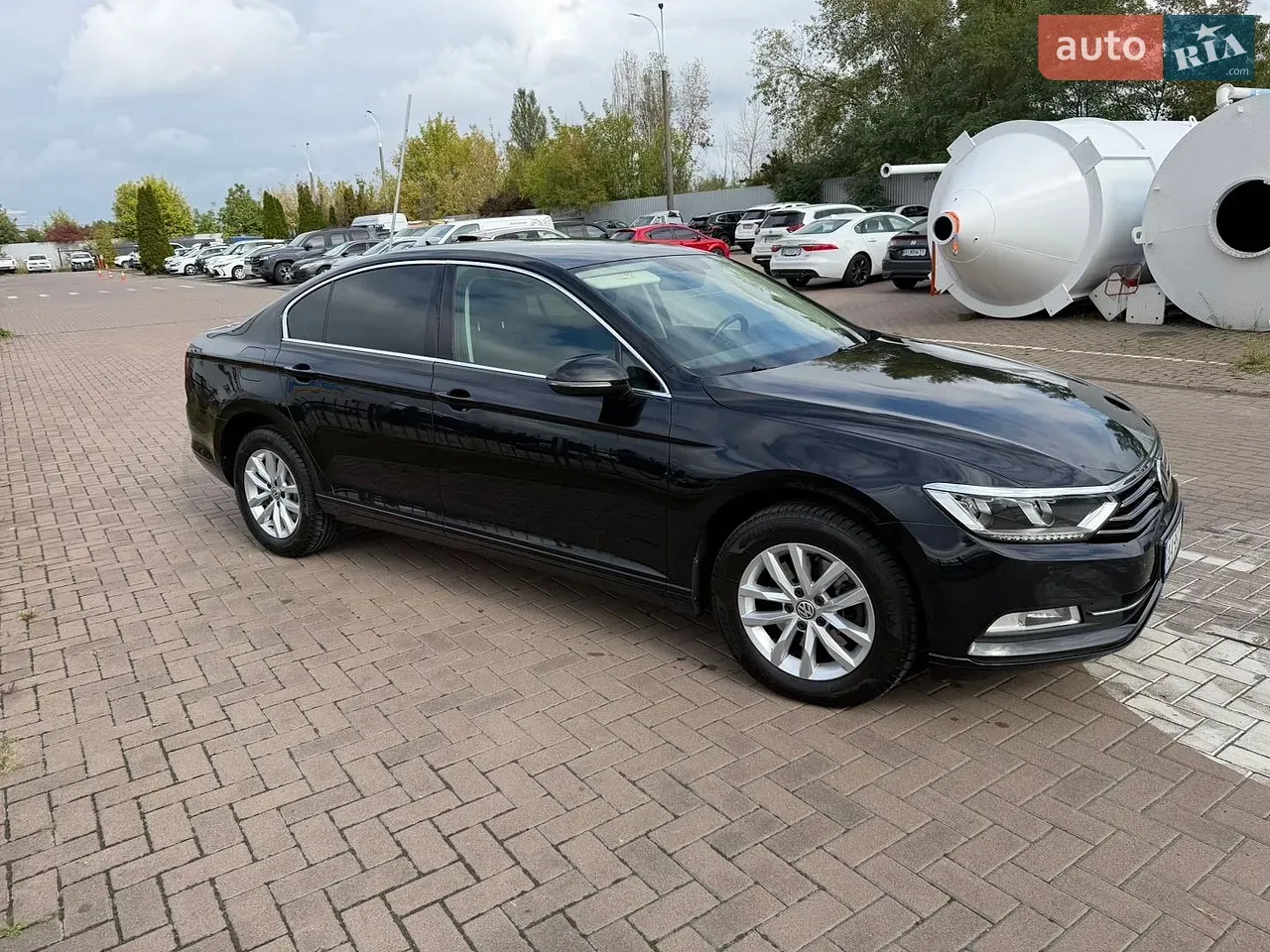 Volkswagen Passat 2018 photo 2