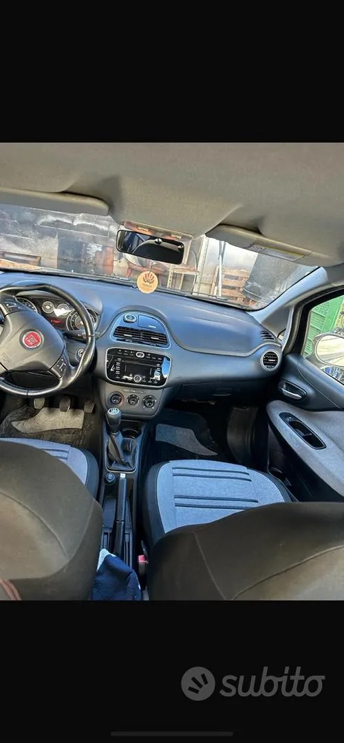 Fiat Punto Evo 2011 photo 3