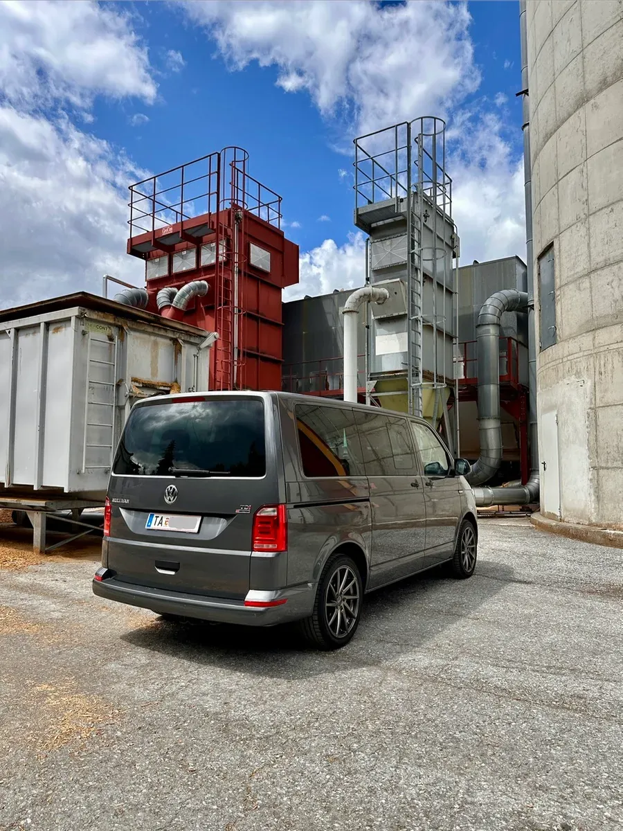 Volkswagen Multivan 2016 photo 3