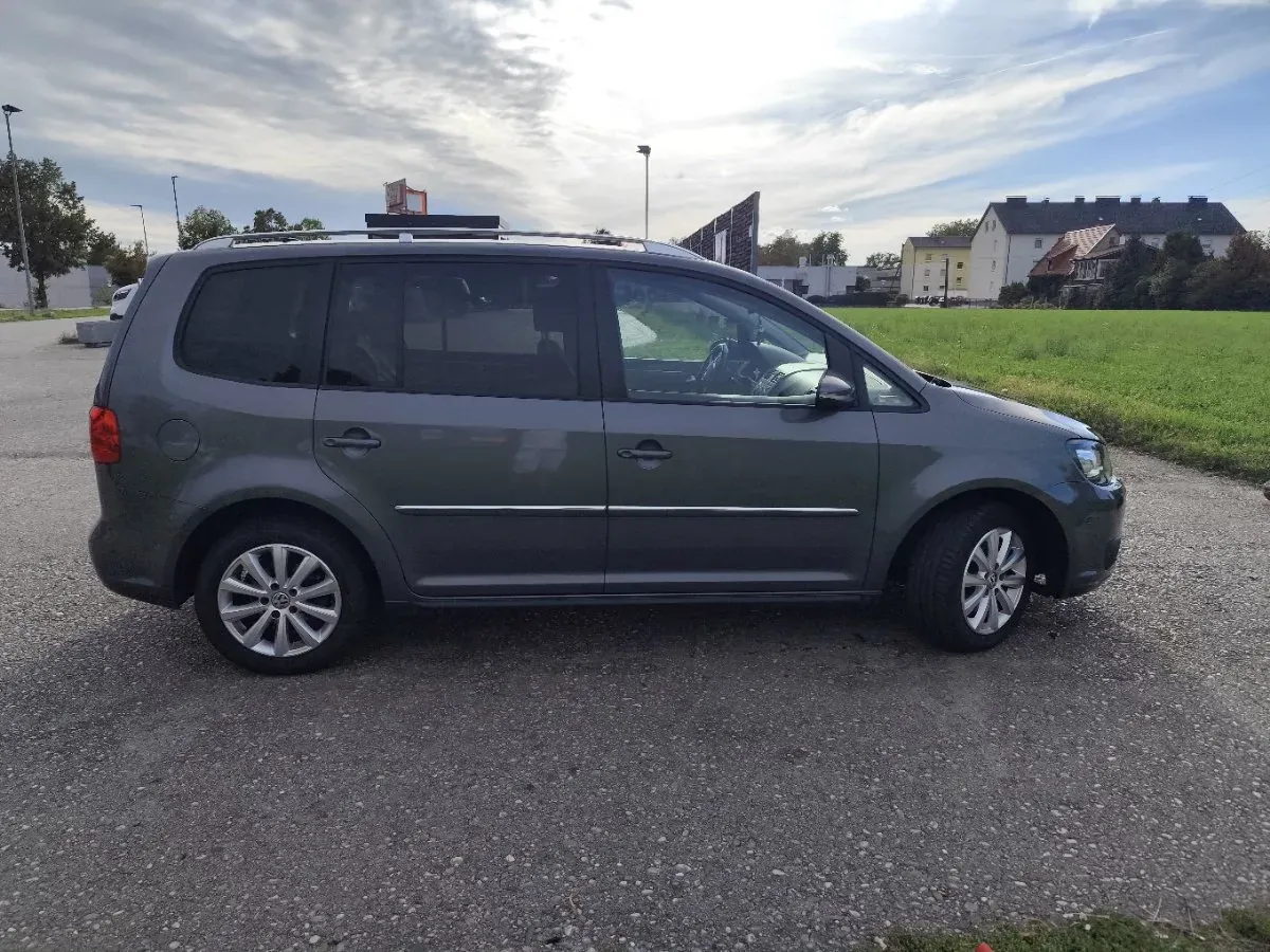 Volkswagen Touran 2013 photo 3