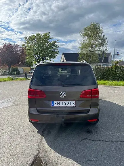 Volkswagen Touran 2011 photo 4