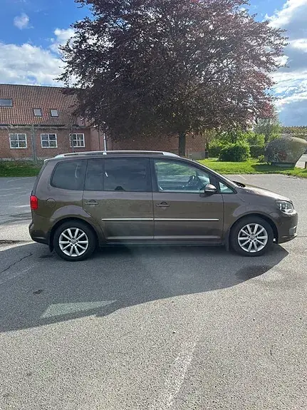 Volkswagen Touran 2011 photo 3