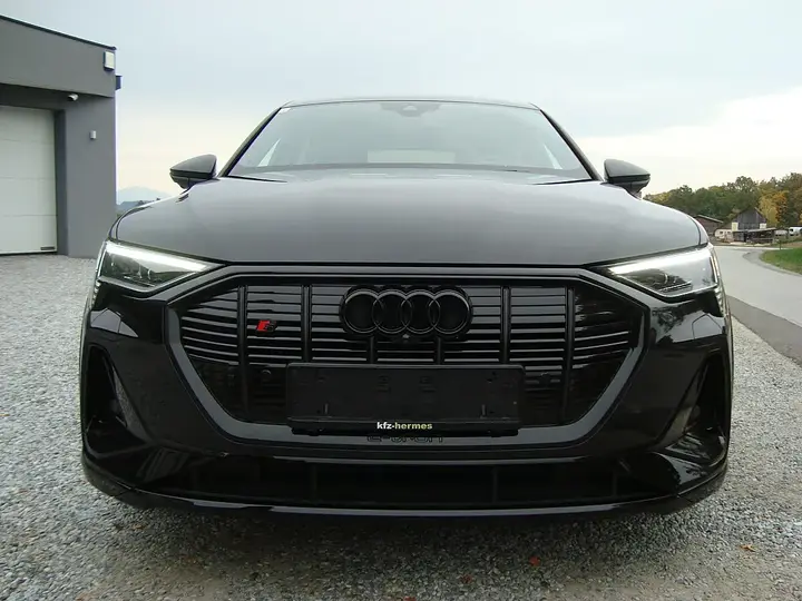 Audi E-Tron 2022 photo 2