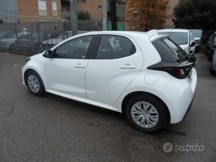 Toyota Yaris 2022 photo 4