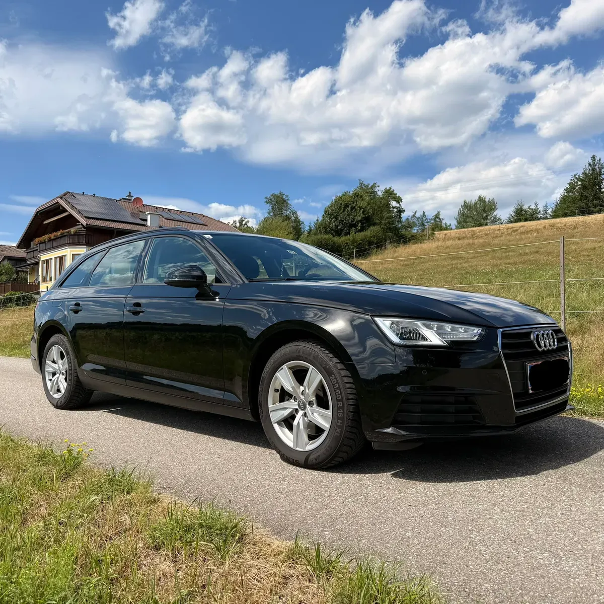 Audi A4 2019 photo 2