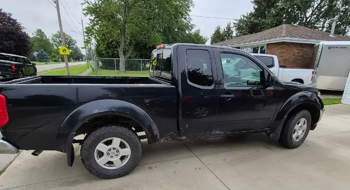 Nissan Frontier 2007 photo 2