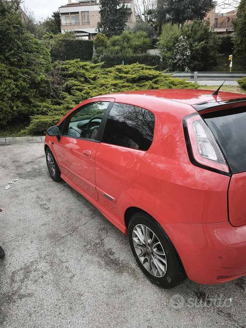 Fiat Punto 2012 photo 4