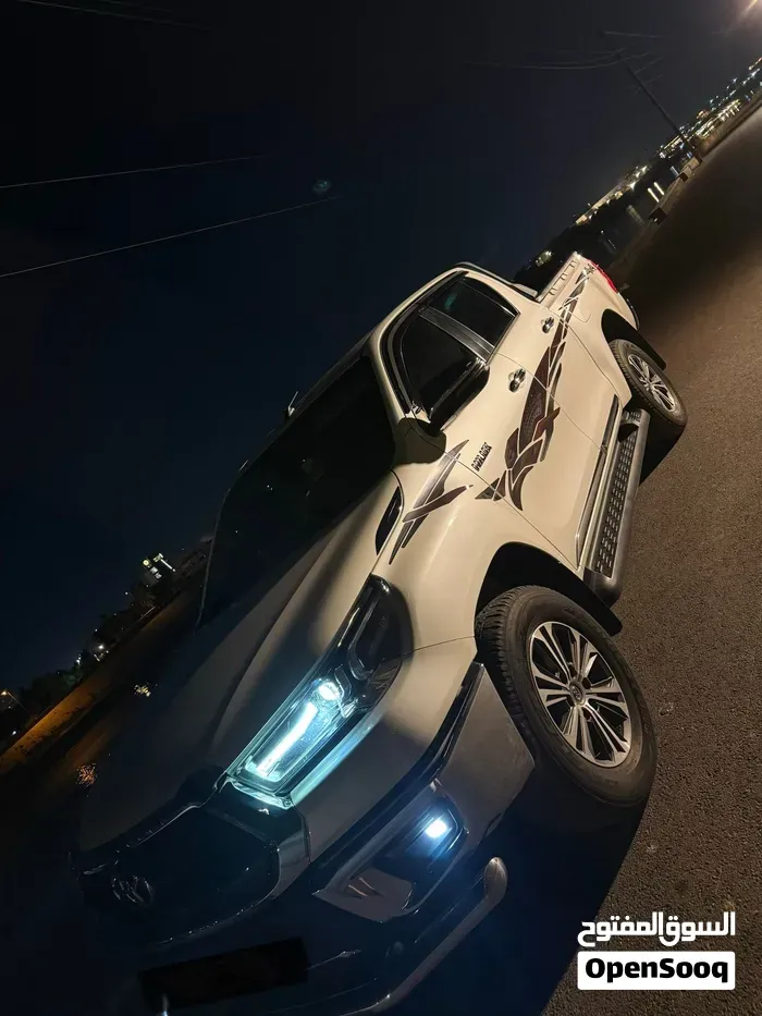 Toyota Hilux 2022 photo 2