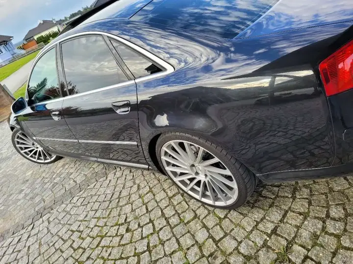 Audi A8 2003 photo 2