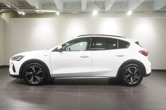 Ford Focus 2023 photo 4