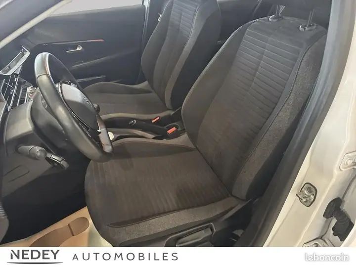 Peugeot 208 2023 photo 3
