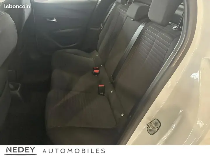 Peugeot 208 2023 photo 4