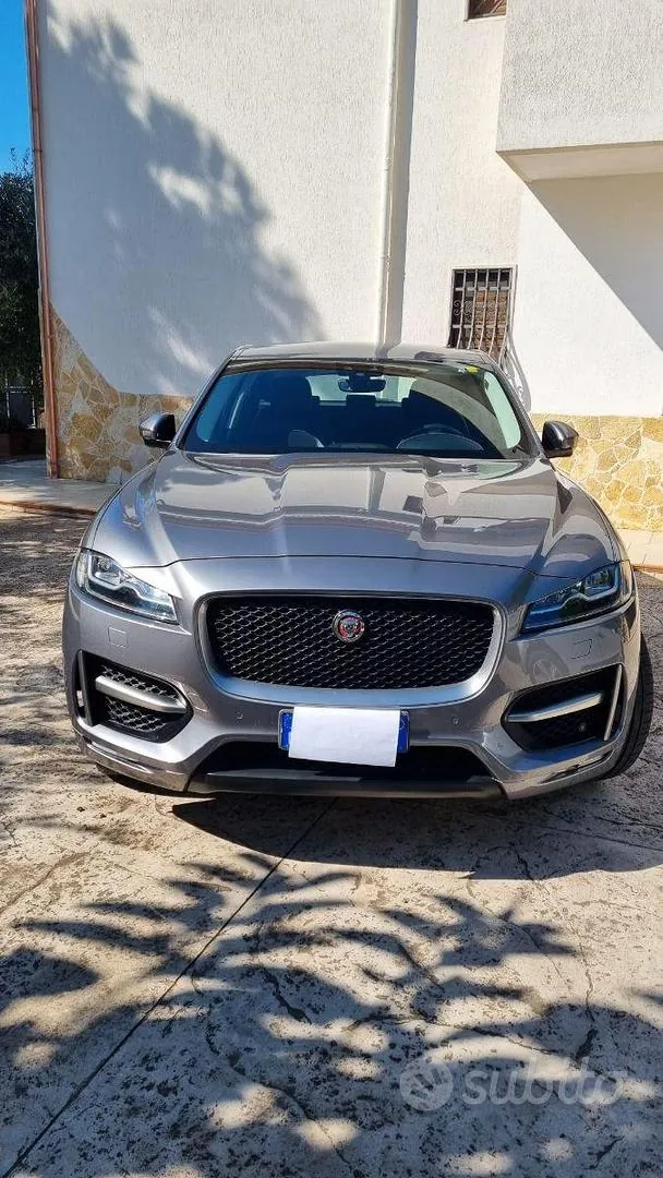 Jaguar F-Pace
