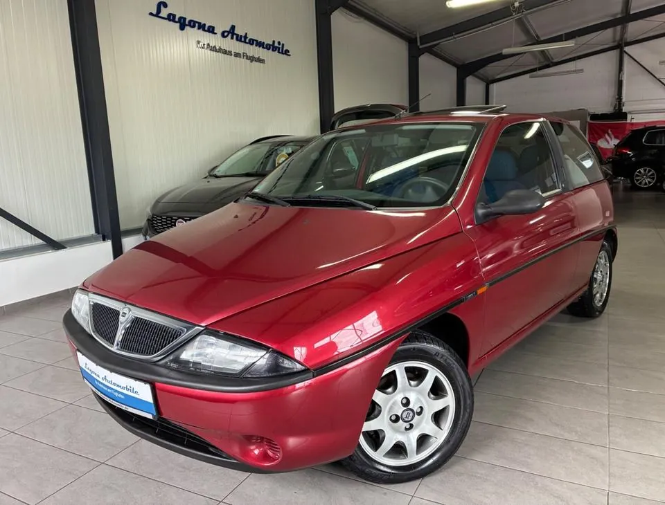 Lancia Ypsilon