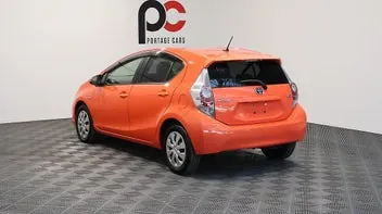 Toyota Aqua 2013 photo 5