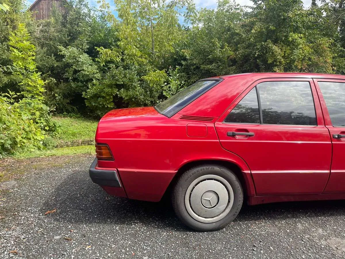 Mercedes-Benz 190 1991 photo 3