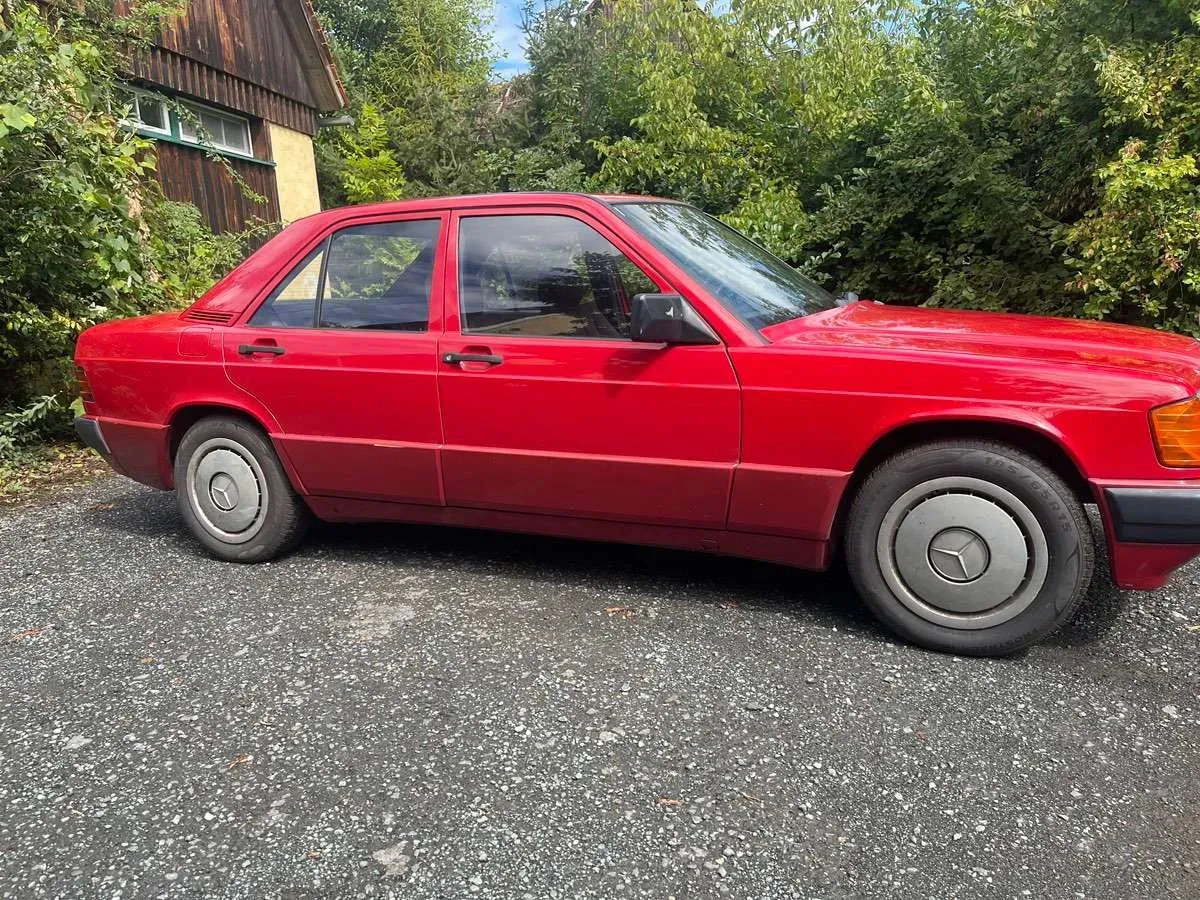Mercedes-Benz 190 1991 photo 2