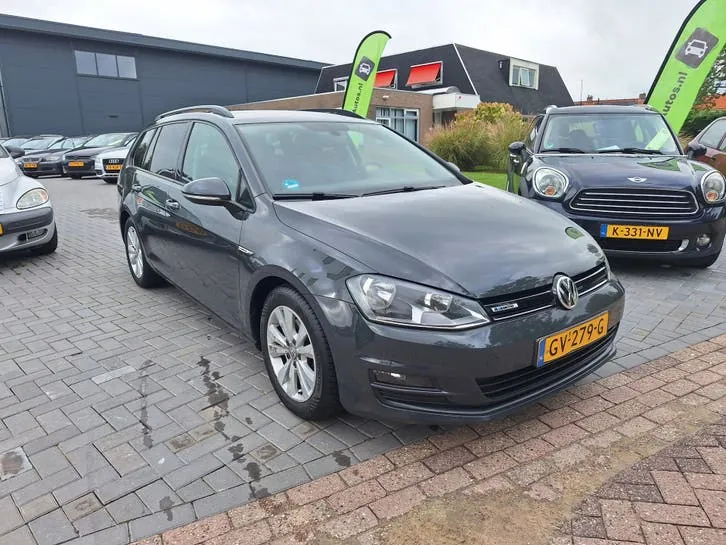 Volkswagen Golf Variant 2015 photo 2