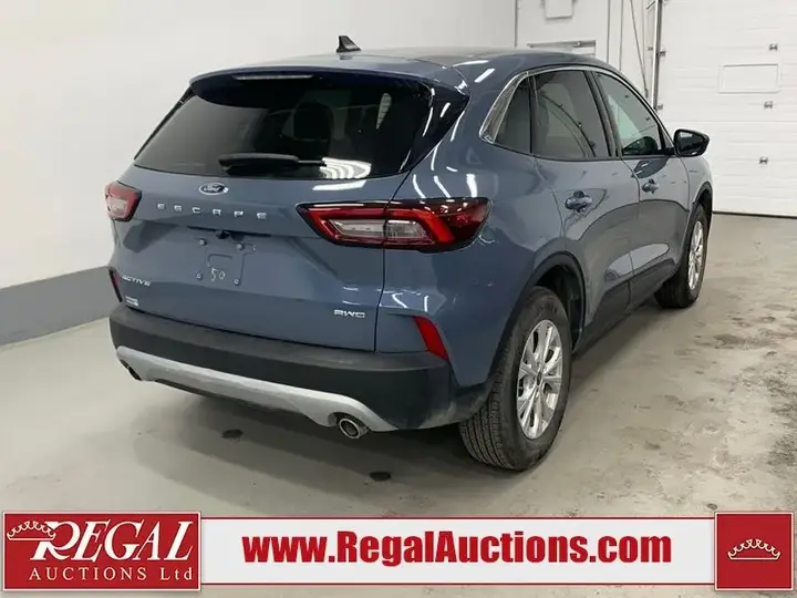 Ford Escape 2024 photo 3
