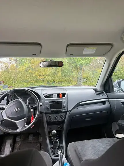 Suzuki Swift 2011 photo 4