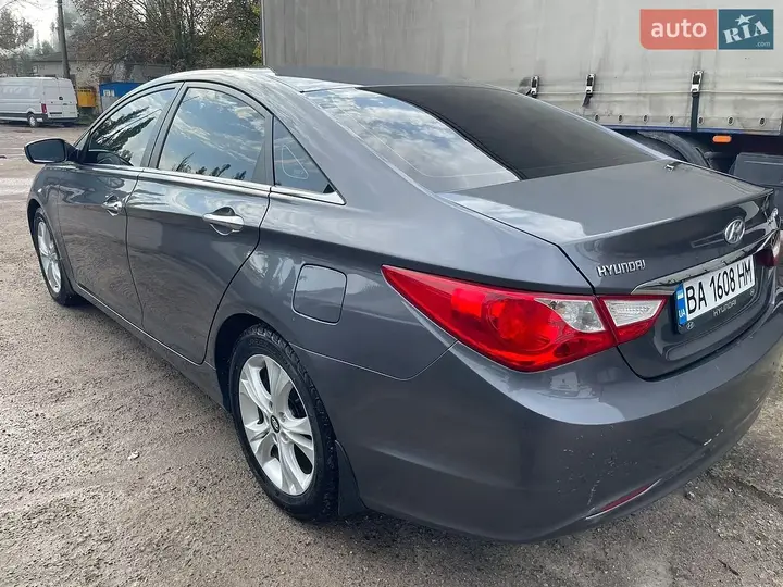 Hyundai Sonata 2010 photo 3