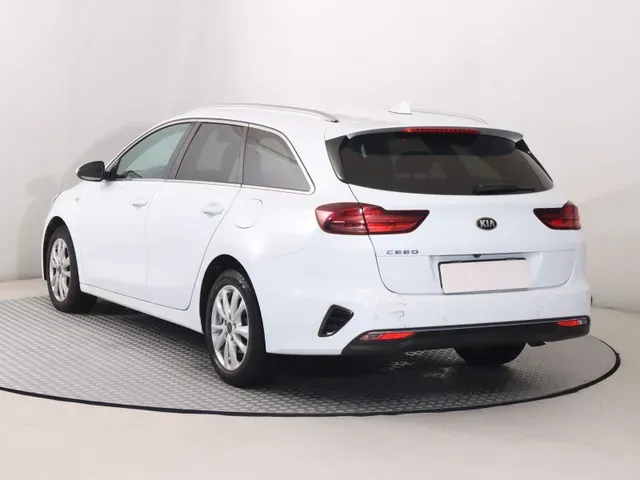 Kia Ceed Sw 2020 photo 3