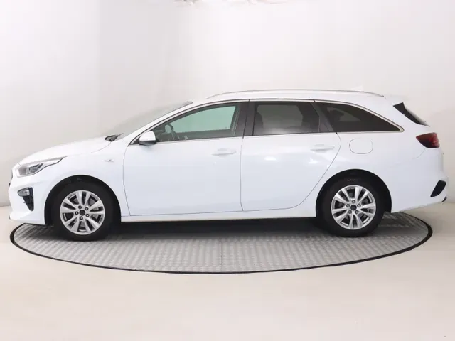 Kia Ceed Sw 2020 photo 2