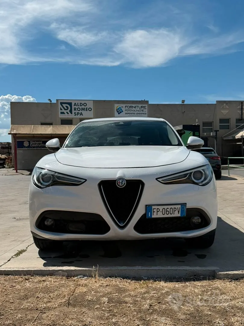 Alfa Romeo Stelvio 2018 photo 2