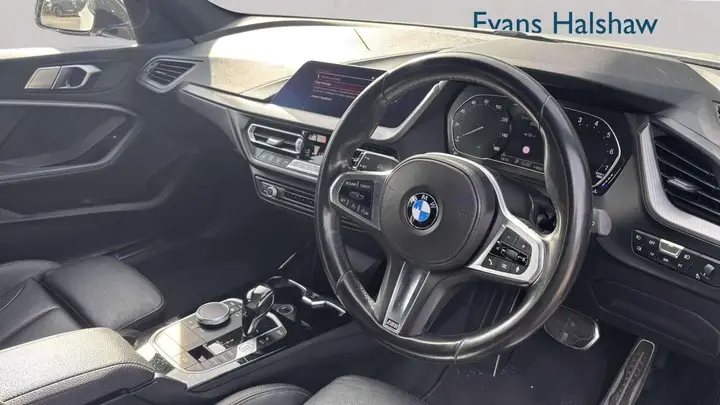 BMW 1 Series 2021 photo 3