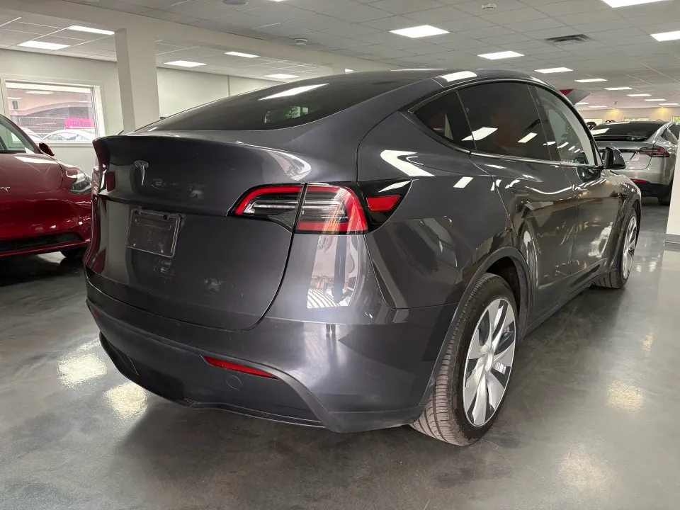 Tesla Model Y 2023 photo 5
