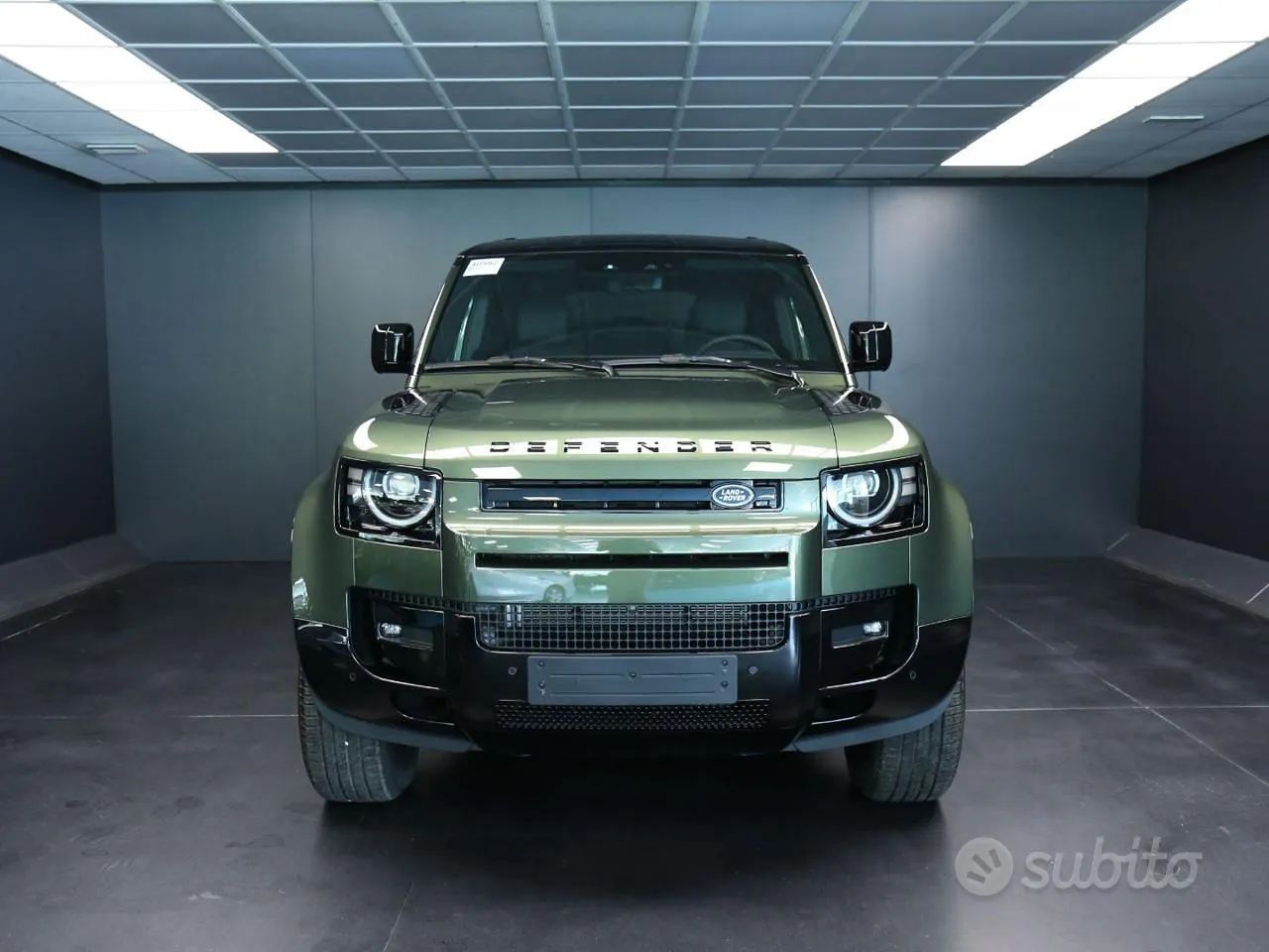 Land Rover Defender 2026 photo 2