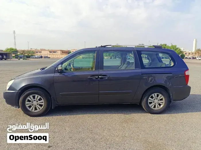 Kia Carnival 2014 photo 2