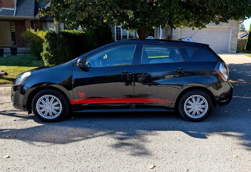 Pontiac Vibe 2009 photo 2