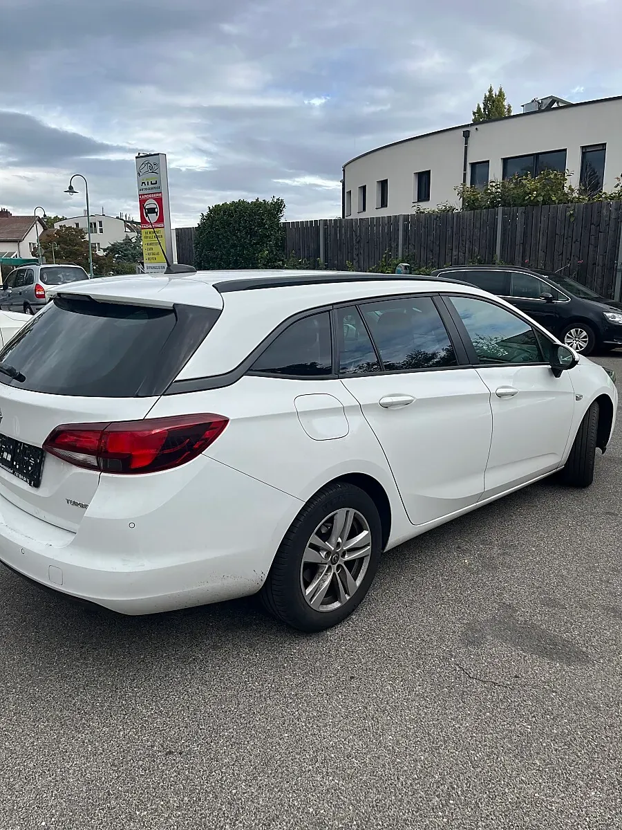 Opel Astra 2018 photo 2