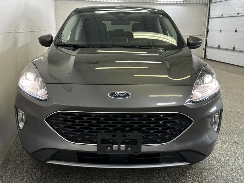 Ford Escape 2022 photo 2