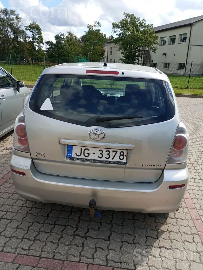 Toyota Corolla Verso 2005 photo 2