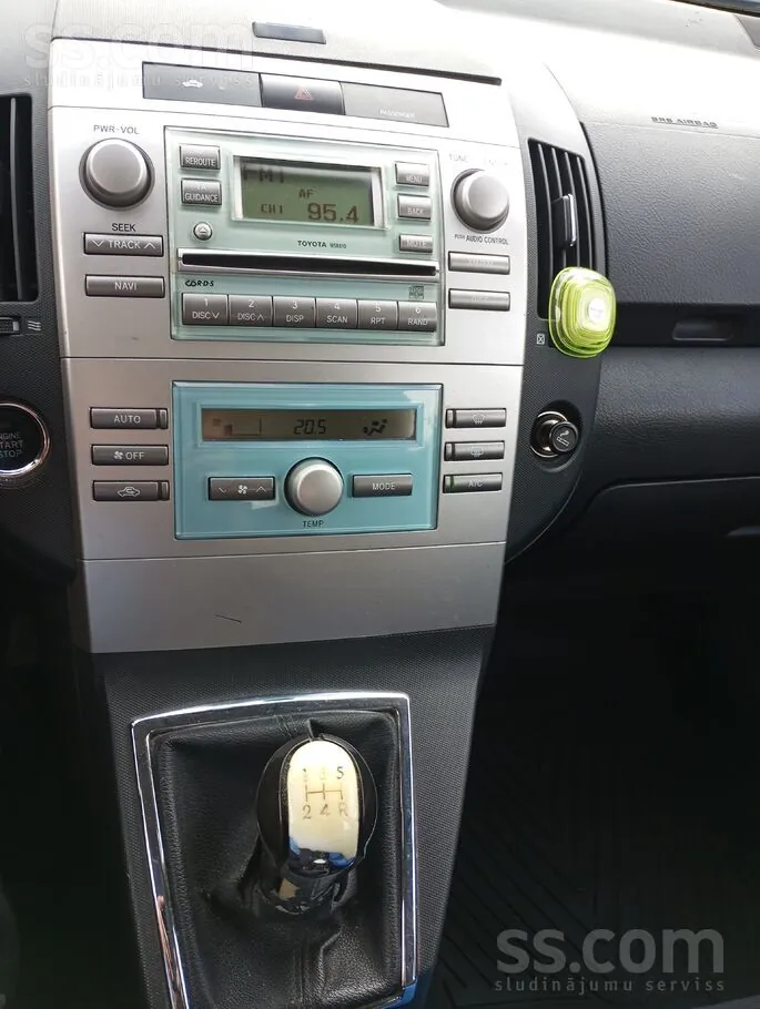 Toyota Corolla Verso 2005 photo 4