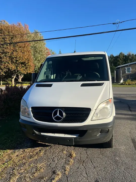 Mercedes-Benz Sprinter Van 2012 photo 2