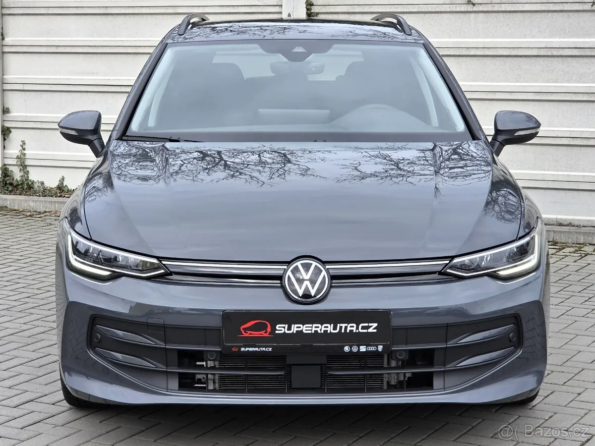 Volkswagen Golf 2024 photo 2