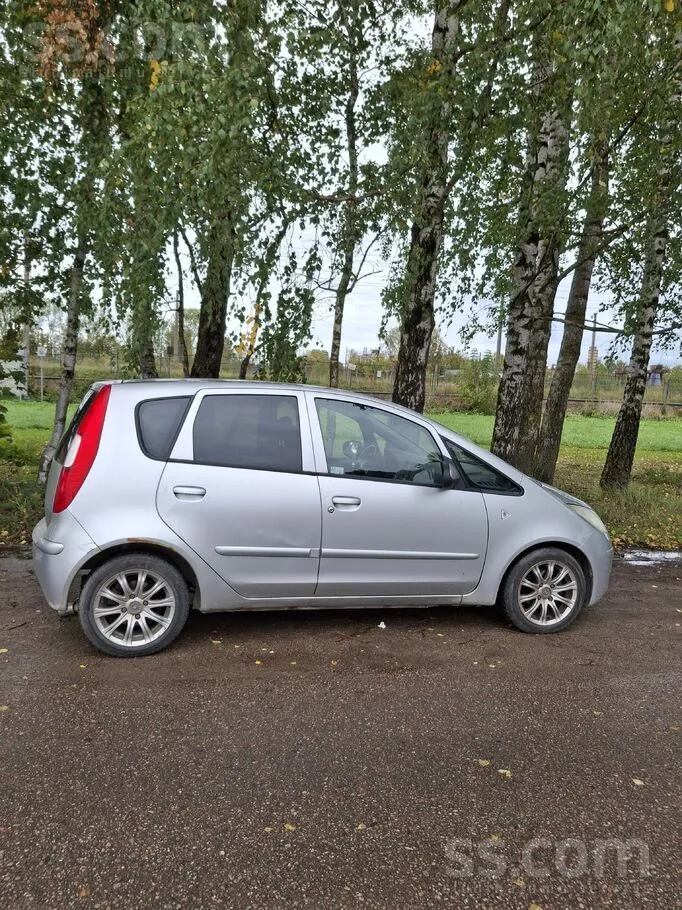 Mitsubishi Colt 2007 photo 2