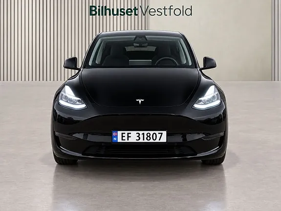 Tesla Model Y 2023 photo 2