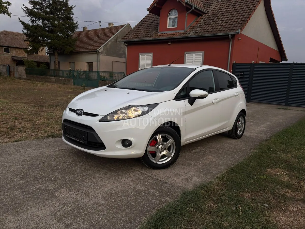 Ford Fiesta 2010 photo 4