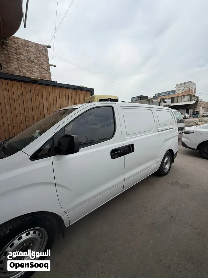Hyundai Staria 2015 photo 3
