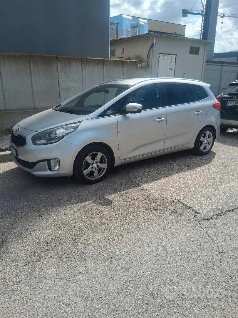 Kia Carens 2013 photo 4