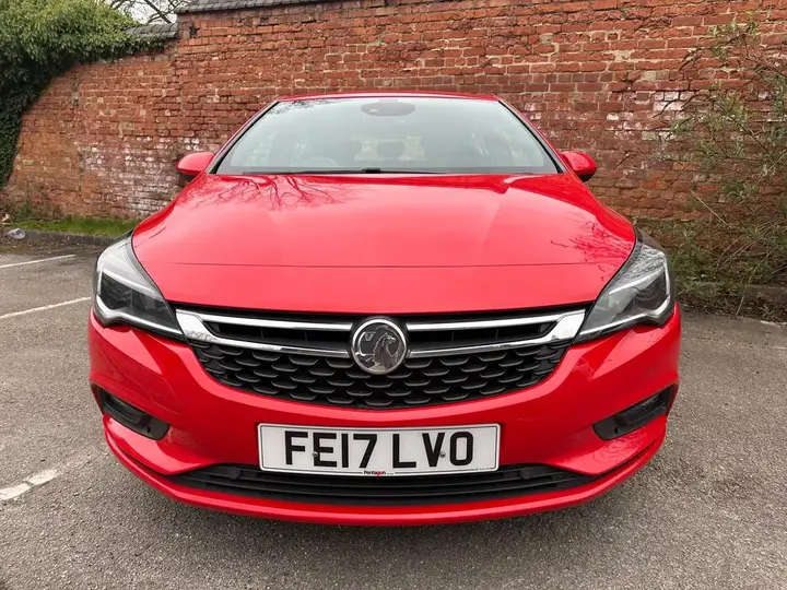 Vauxhall Astra 2017 photo 3